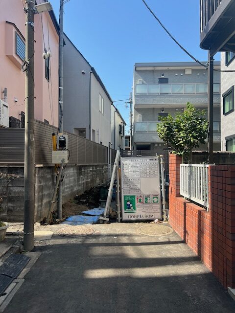 東京都中野区新井１丁目１５−２７